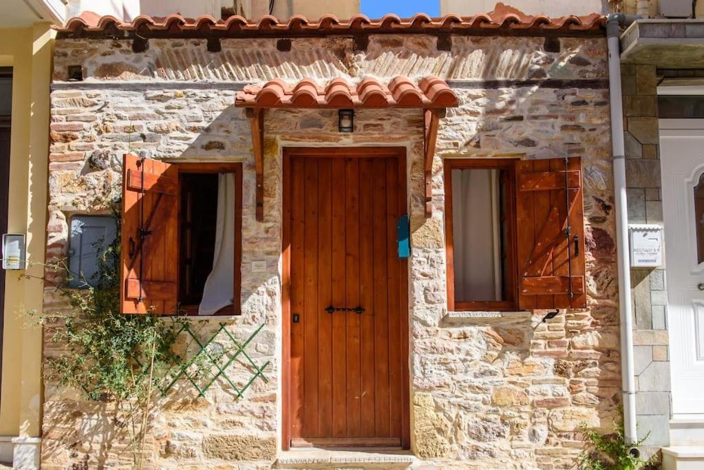 Lavrio Stone House 5 Min From The Centre/Port Apartment Exterior foto