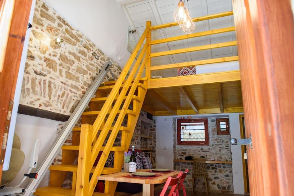 Lavrio Stone House 5 Min From The Centre/Port Apartment Exterior foto