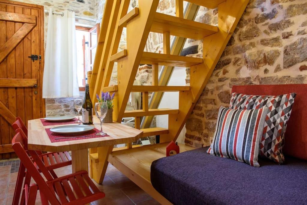 Lavrio Stone House 5 Min From The Centre/Port Apartment Exterior foto
