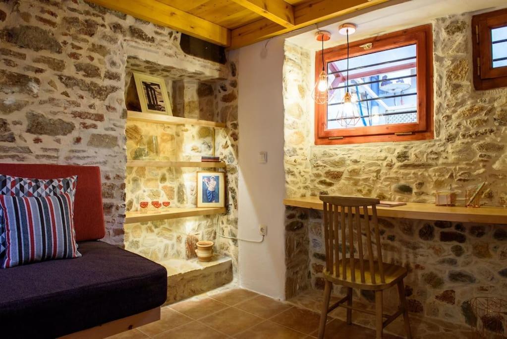 Lavrio Stone House 5 Min From The Centre/Port Apartment Exterior foto
