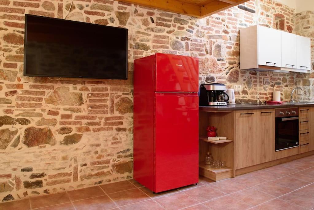 Lavrio Stone House 5 Min From The Centre/Port Apartment Exterior foto