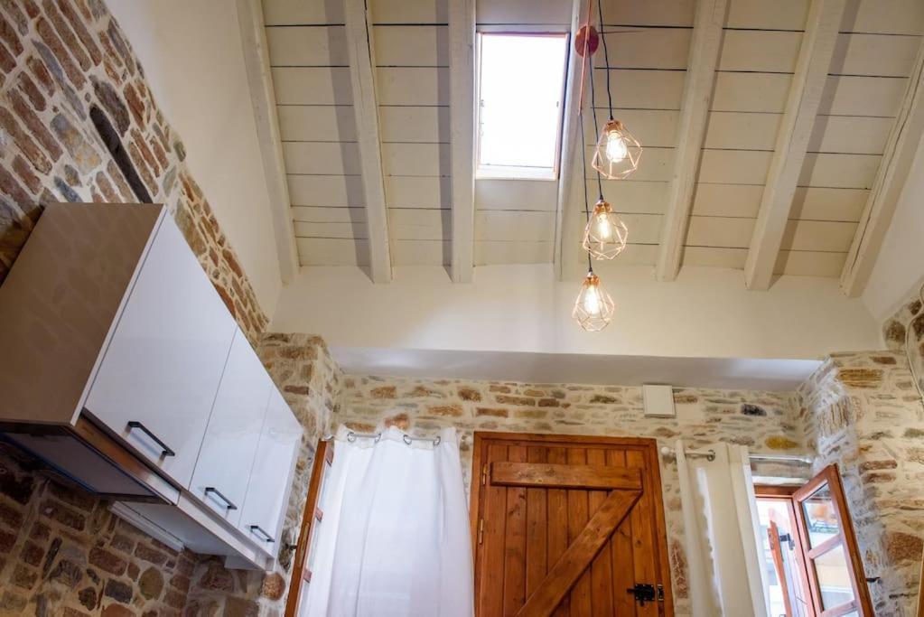 Lavrio Stone House 5 Min From The Centre/Port Apartment Exterior foto