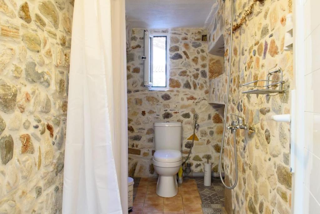 Lavrio Stone House 5 Min From The Centre/Port Apartment Exterior foto